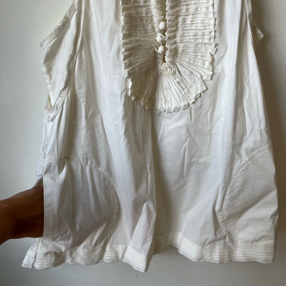 BCBG sleeveless blouse - Picture 2 of 7